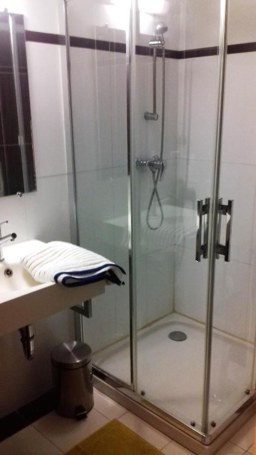 Le Vitrail Chambre Equipee Sans Service Repas Yvetot-Bocage 外观 照片